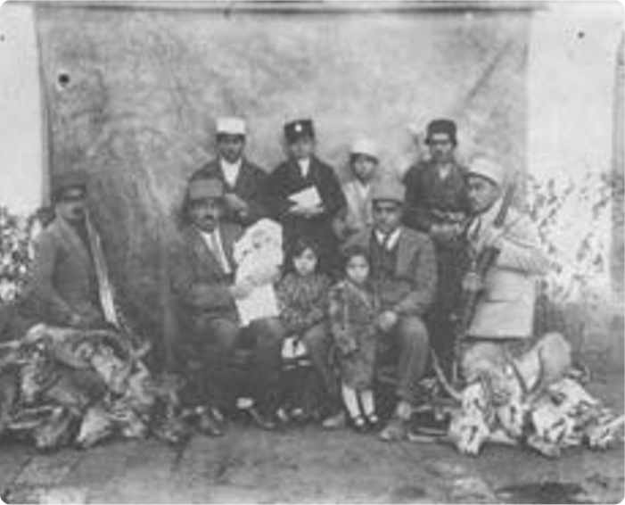 تصویری از یک خانواده ارمنی در دوره رضا شاه