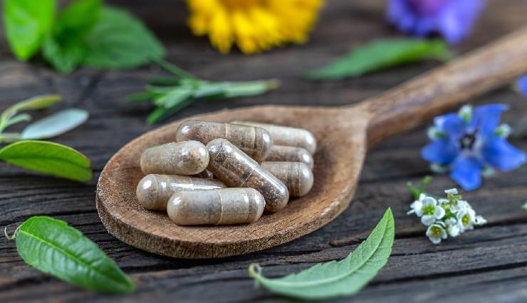 بهترین مکمل برای خواب چیست؟ بررسی علمی ملاتونین، منیزیم، روی و ویتامین D